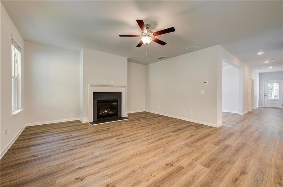 Spacious, unfurnished interior of a new home in Hamilton Lakes, Lawrenceville (Image 24).