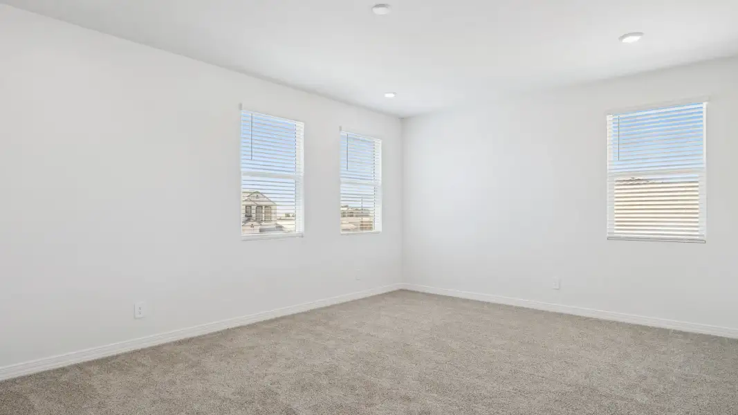 Spacious, unfurnished interior of a new home in El Cidro, Goodyear (Image 33).