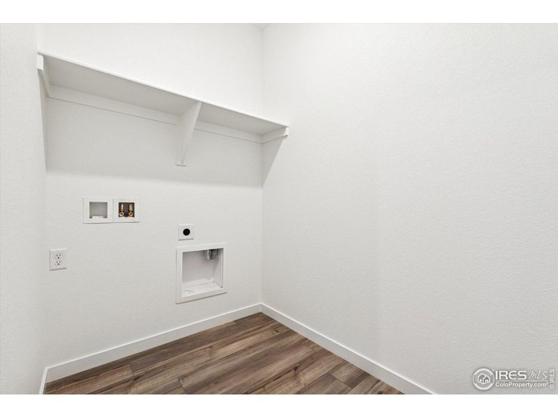 Spacious, unfurnished interior of a new home in The Overlook at Johnstown Farms, Johnstown (Image 22).