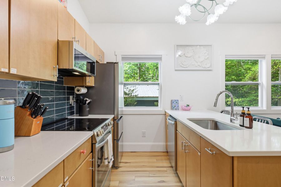 Full bloom kitchen 3
