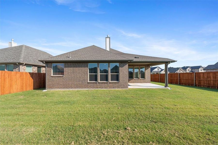 Exterior details and patio area of a home in Northstar, Haslet (Image 3).