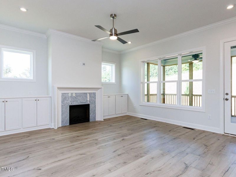 011-1280x960-living-room