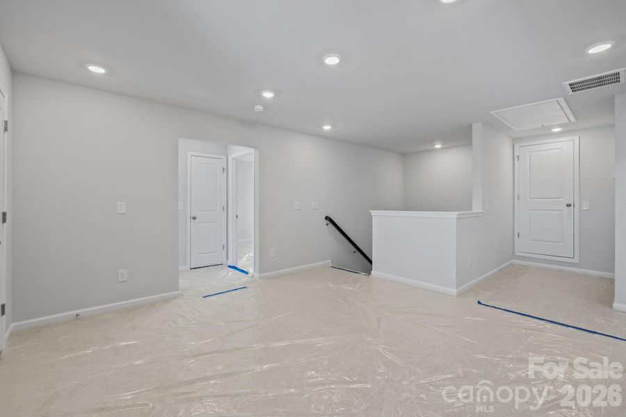 Spacious, unfurnished interior of a new home in McFarland Estates, York (Image 17).
