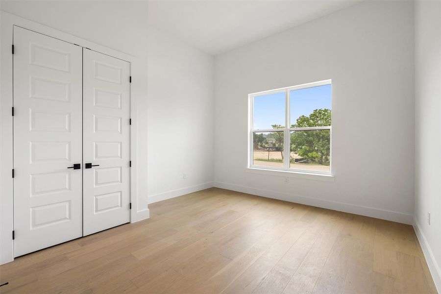 Spacious, unfurnished interior of a new home in , Wimberley (Image 26).