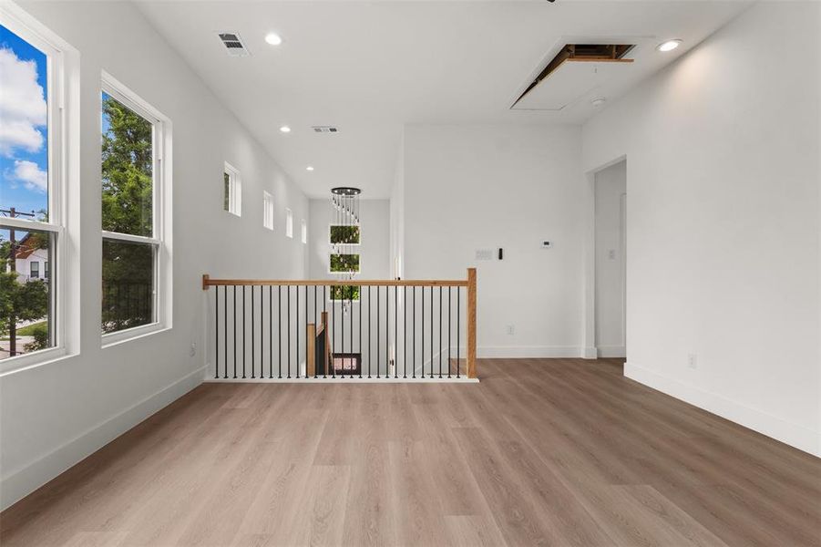 Spacious, unfurnished interior of a new home in , Dallas (Image 30).