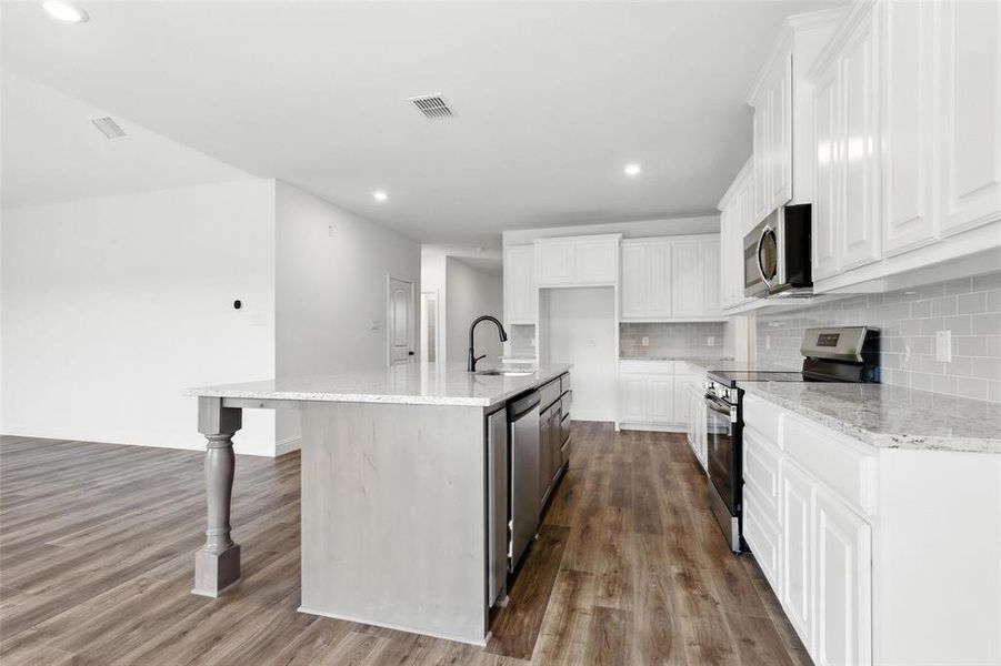 Furnished interior view inside a new home in Stoneview, Glen Rose (Image 10). Furnished interior view inside a new home in Stoneview, Glen Rose (Image 10).