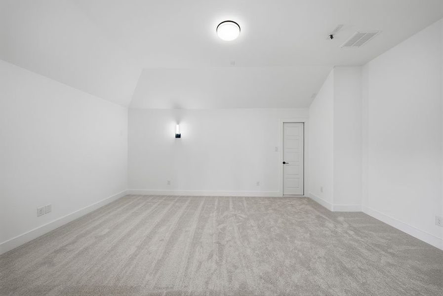 Spacious, unfurnished interior of a new home in Estates at Rockhill, Frisco (Image 38).