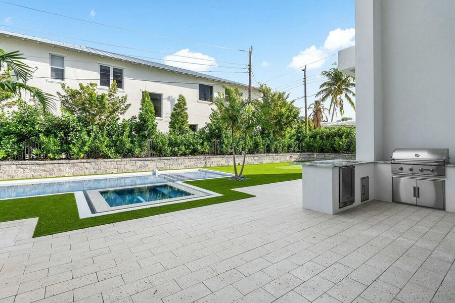 PATIO/POOL/SPA/OUTDOOR KITCHEN PATIO/POOL/SPA/OUTDOOR KITCHEN