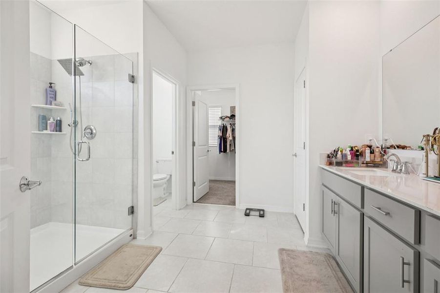 Furnished interior view inside a new home in , Apopka (Image 54).