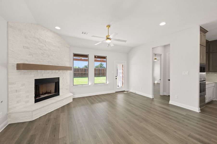 Spacious, unfurnished interior of a new home in Bridgewater, Midlothian (Image 24).