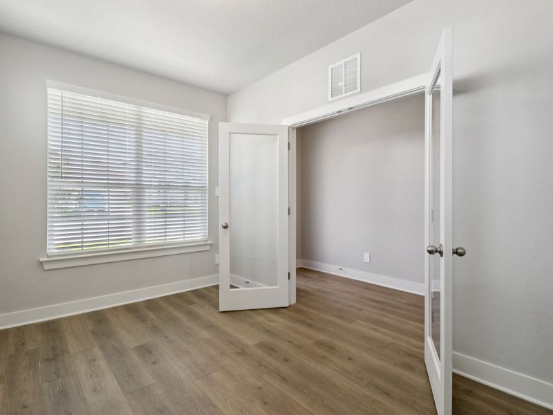 Spacious, unfurnished interior of a new home in Sagebrooke - Premier Series, San Antonio (Image 21).