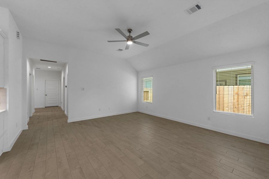 Spacious, unfurnished interior of a new home in Cypresswood Landing, Humble (Image 16). Spacious, unfurnished interior of a new home in Cypresswood Landing, Humble (Image 16).