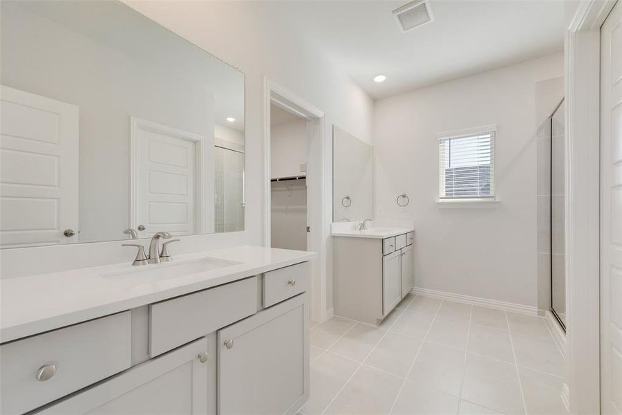 Furnished interior view inside a new home in Walden Pond, Forney (Image 9).
