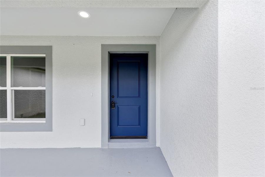Exterior details and patio area of a home in , Ocklawaha (Image 3).
