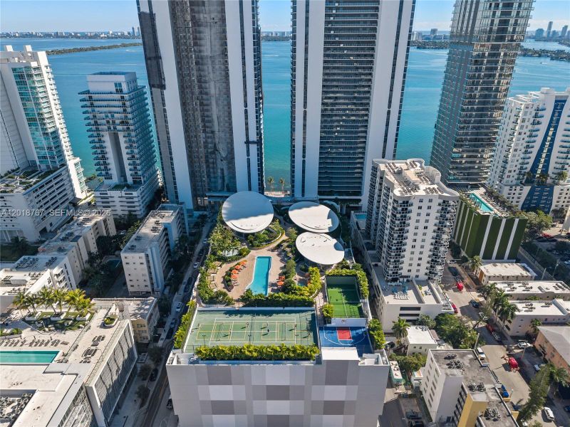 Condo located in Miami, FL showcasing its design and architecture (Image 2). Condo located in Miami, FL showcasing its design and architecture (Image 2).
