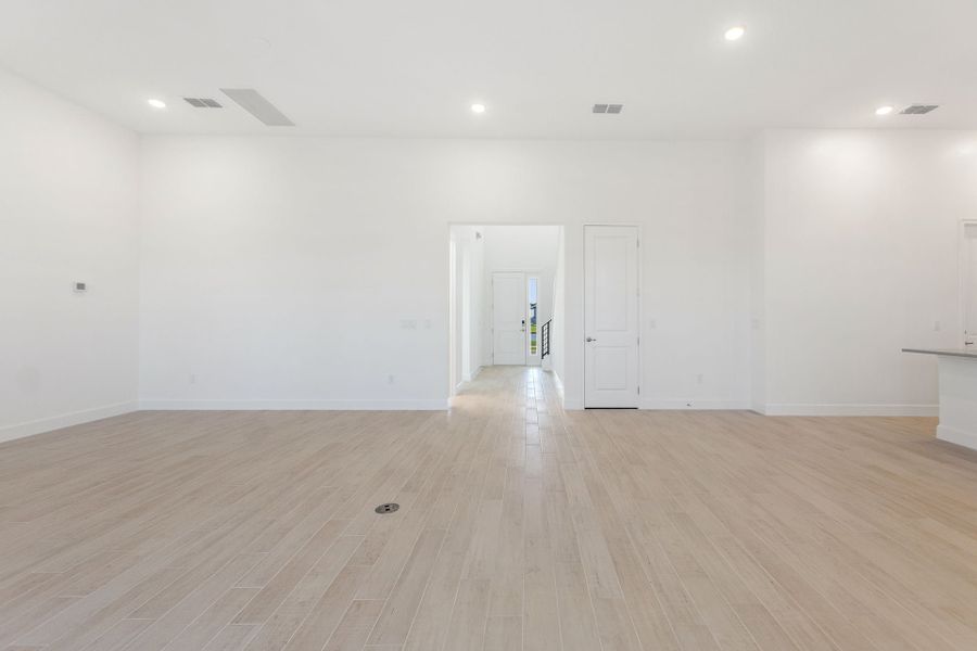 Representative unfurnished interior of a home built from the Oceanside by Park Square Residential in Paradiso Grande, Orlando (Image 16).
