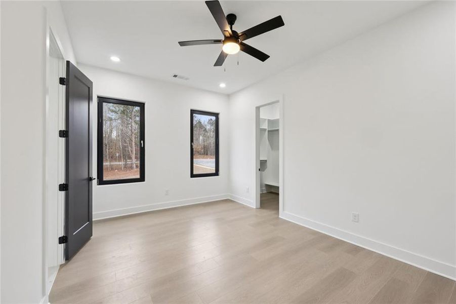 Spacious, unfurnished interior of a new home in , Auburn (Image 46).