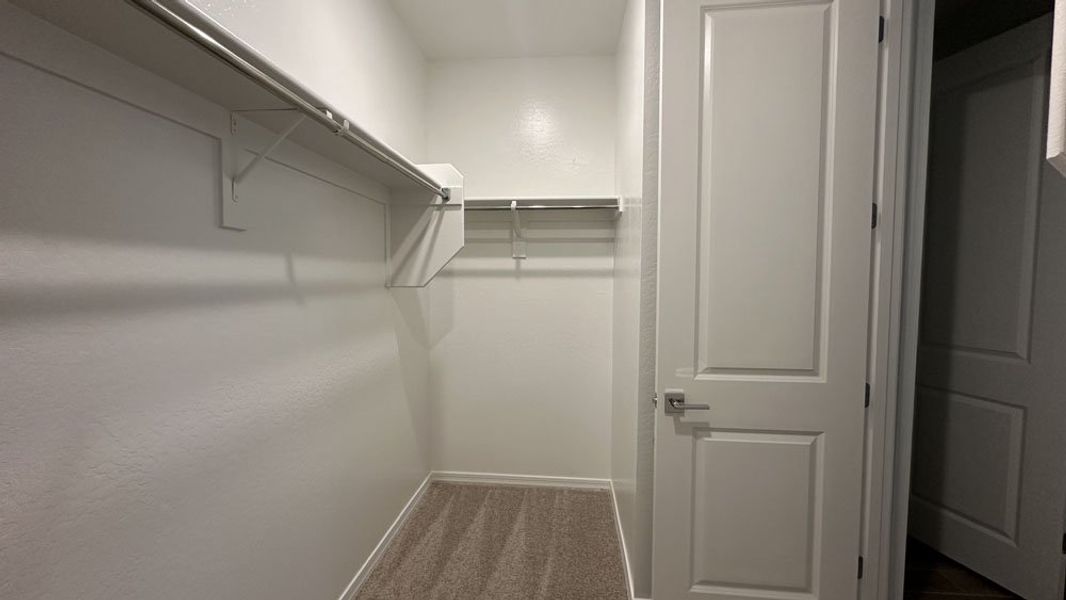 Primary suite walk in closet