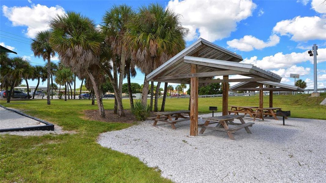 Community amenities in , Nokomis (Image 62).