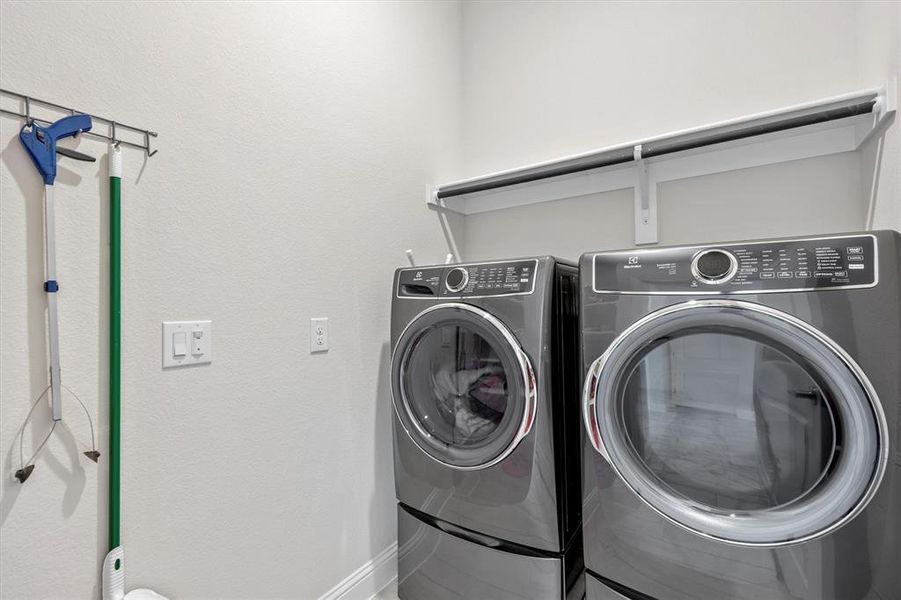 Close-up of interior finishes inside a home in The Grove, Midlothian (Image 21).