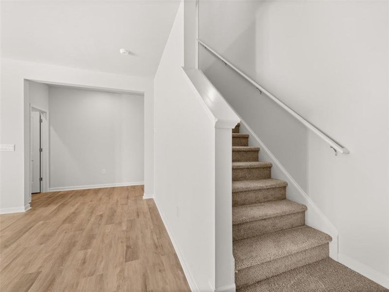 Spacious, unfurnished interior of a new home in Rolling Meadows, Jasper (Image 32).