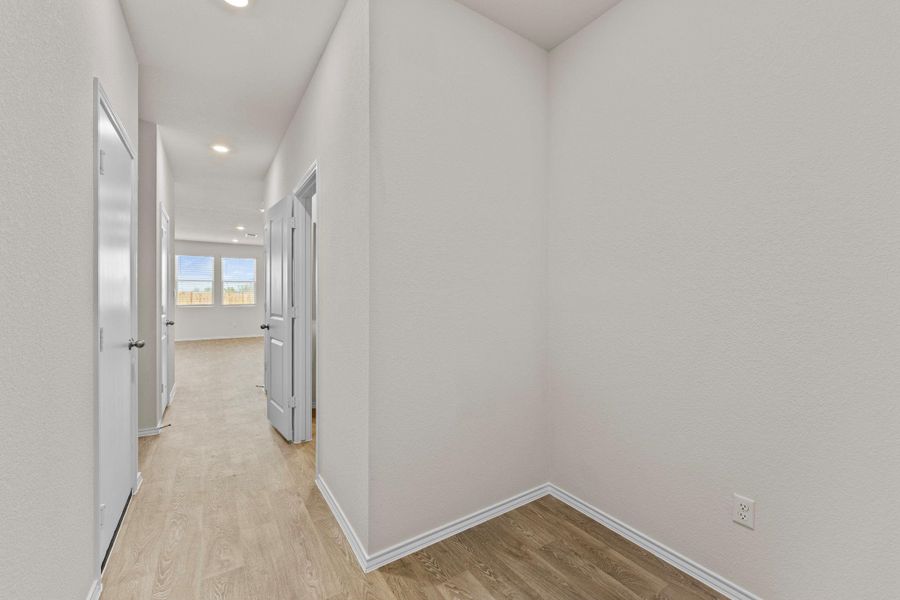 Spacious, unfurnished interior of a new home in Bollinger, Maxwell (Image 14).