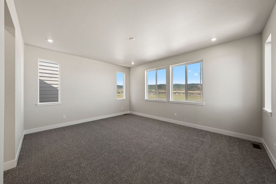 Spacious, unfurnished interior of a new home in Trumark Homes at Sterling Ranch, Littleton (Image 28).