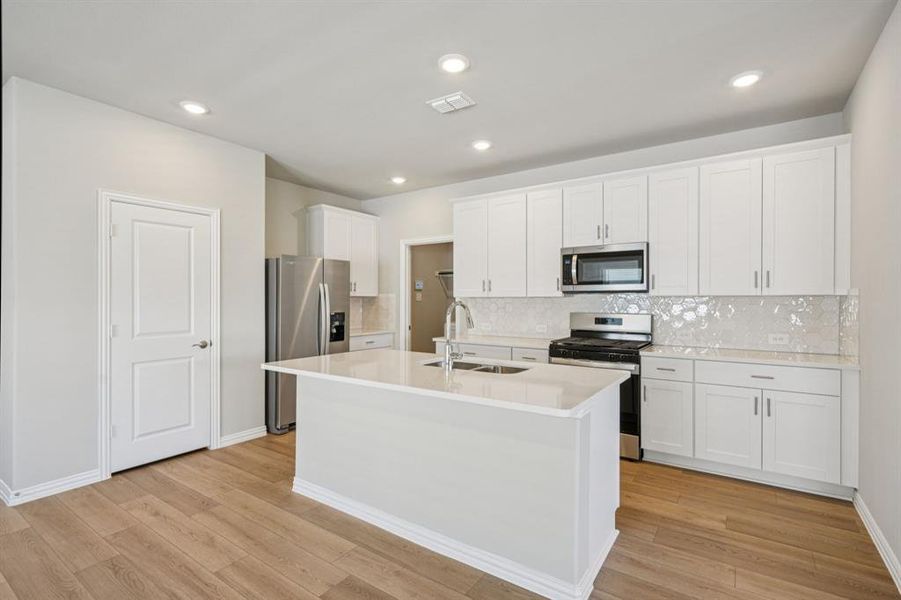 Photo is not of the actual home, but is an inspirational photo of builder’s model home and may depict options, furnishings, and/or decorator features that are not included. Photo is not of the actual home, but is an inspirational photo of builder’s model home and may depict options, furnishings, and/or decorator features that are not included.