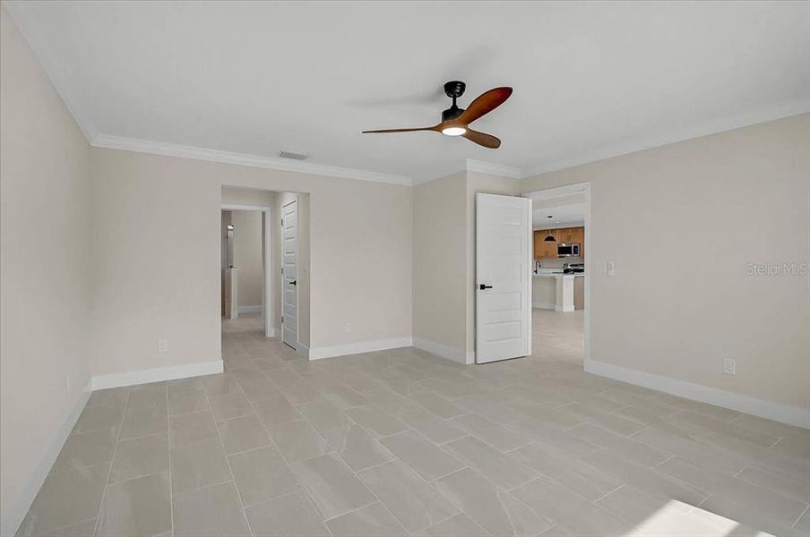 Spacious, unfurnished interior of a new home in , Rotonda West (Image 30).