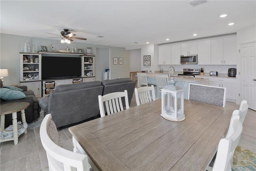 Furnished interior view inside a new home in , Winter Haven (Image 37).