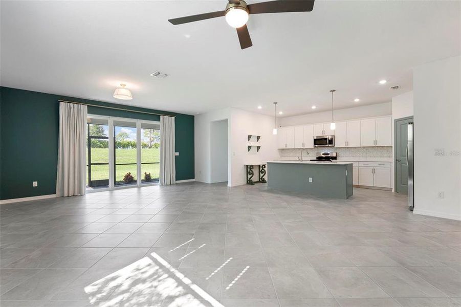 Spacious, unfurnished interior of a new home in , Venice (Image 35).