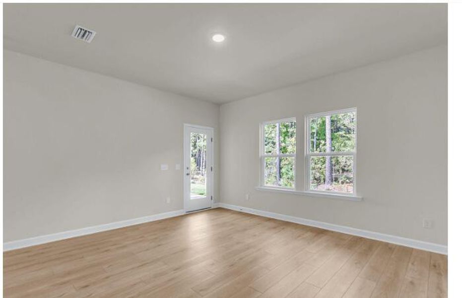 Spacious, unfurnished interior of a new home in , Ravenel (Image 12).