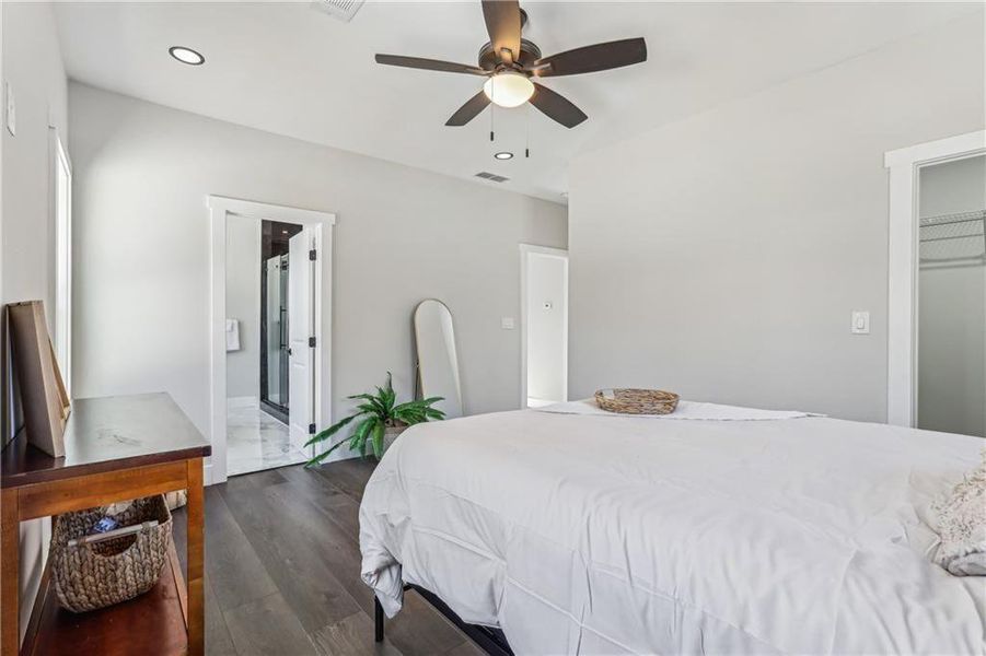 Furnished interior view inside a new home in , Atlanta (Image 19).