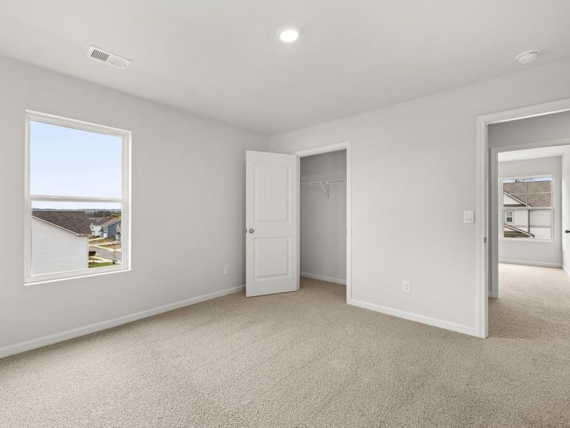 Spacious, unfurnished interior of a new home in Thompson Ridge, Dallas (Image 29). Spacious, unfurnished interior of a new home in Thompson Ridge, Dallas (Image 29).