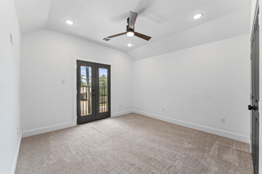 Spacious, unfurnished interior of a new home in , Houston (Image 25).