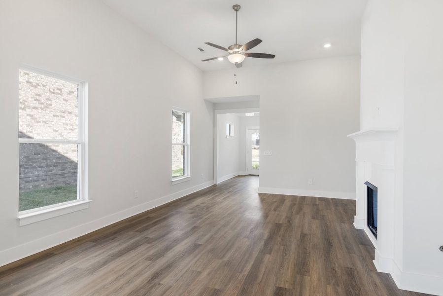 Spacious, unfurnished interior of a new home in Westfield Garden Homes, Gallatin (Image 7).