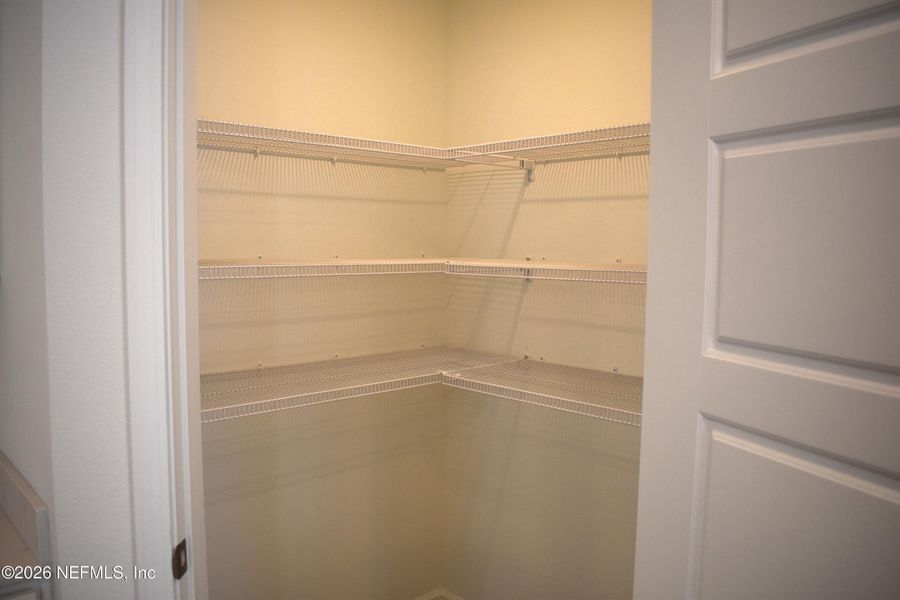 Spacious, unfurnished interior of a new home in Irongate Villas, Jacksonville (Image 27).