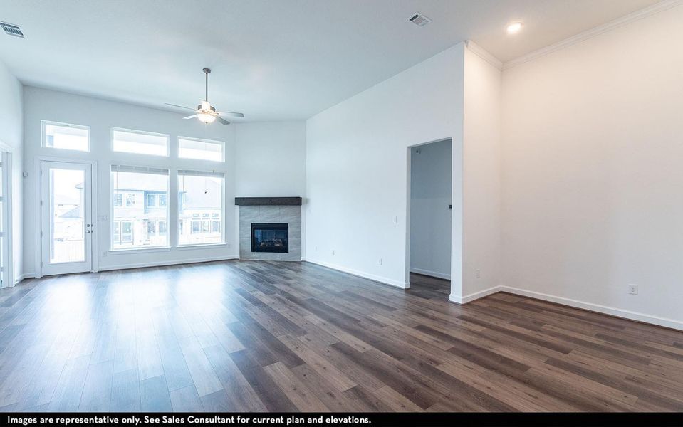 Spacious, unfurnished interior of a new home in Suncreek Estates, Rosharon (Image 13).