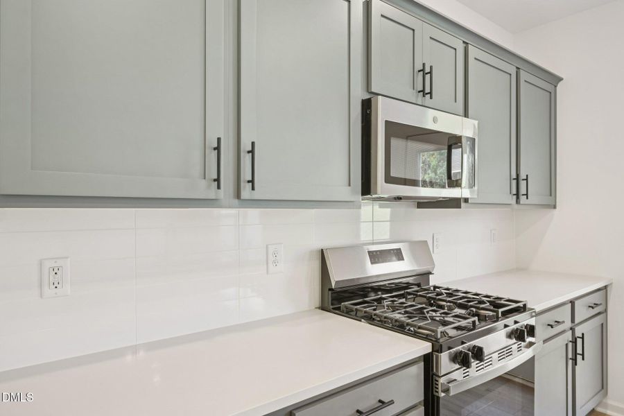 16-web-or-mls-Flagstone Way-S2410-016