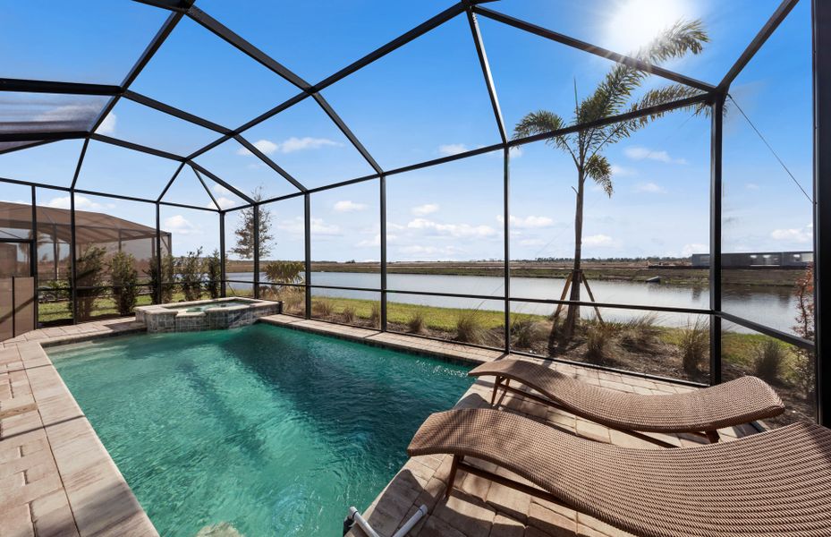 Outdoor living for active adults in Lakewood Ranch Outdoor living for active adults in Lakewood Ranch