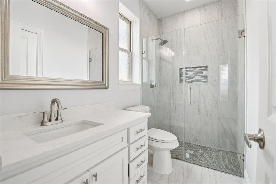 on-suite bathroom on-suite bathroom