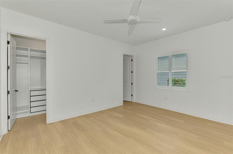 Spacious, unfurnished interior of a new home in , Venice (Image 18).