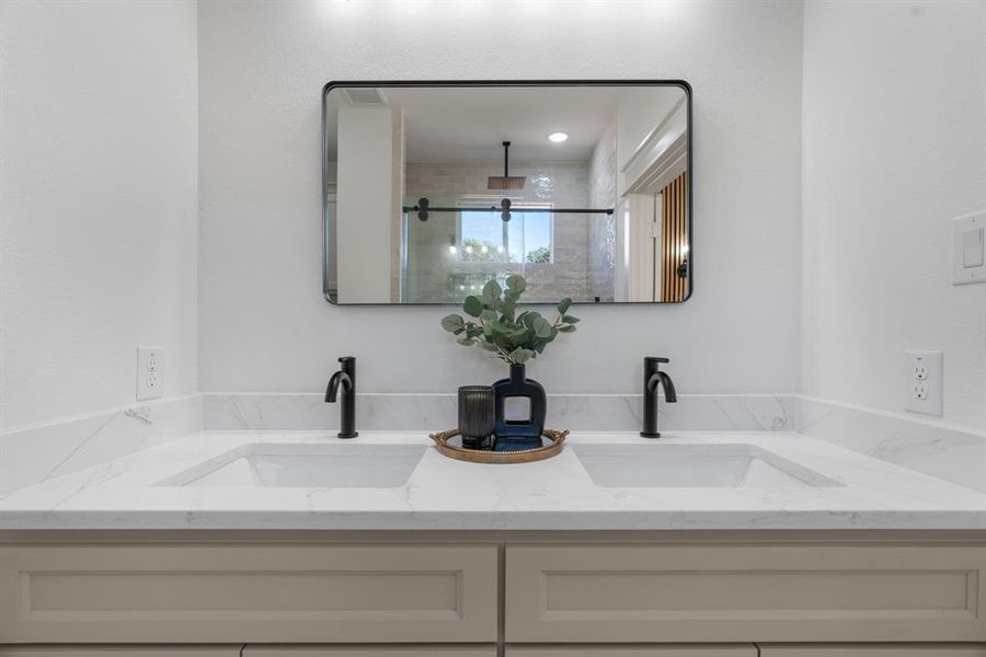Close-up of interior finishes inside a home in , White Settlement (Image 21).