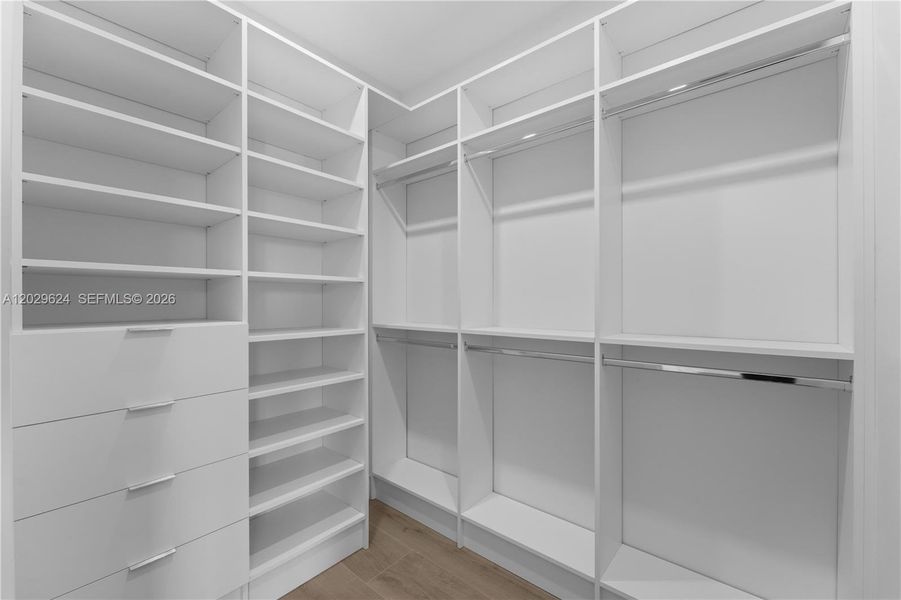Spacious, unfurnished interior of a new home in , Miami (Image 40).