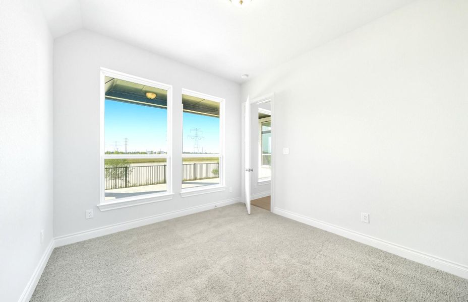 Spacious, unfurnished interior of a new home in Bridgeland 60′, Cypress (Image 25).
