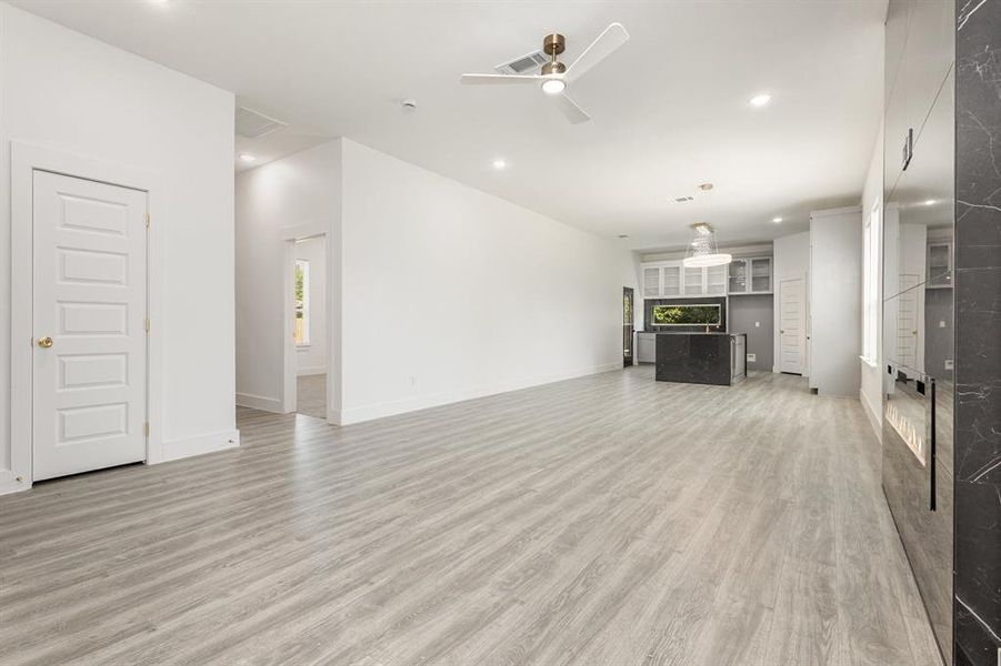 Spacious, unfurnished interior of a new home in , Dallas (Image 16). Spacious, unfurnished interior of a new home in , Dallas (Image 16).
