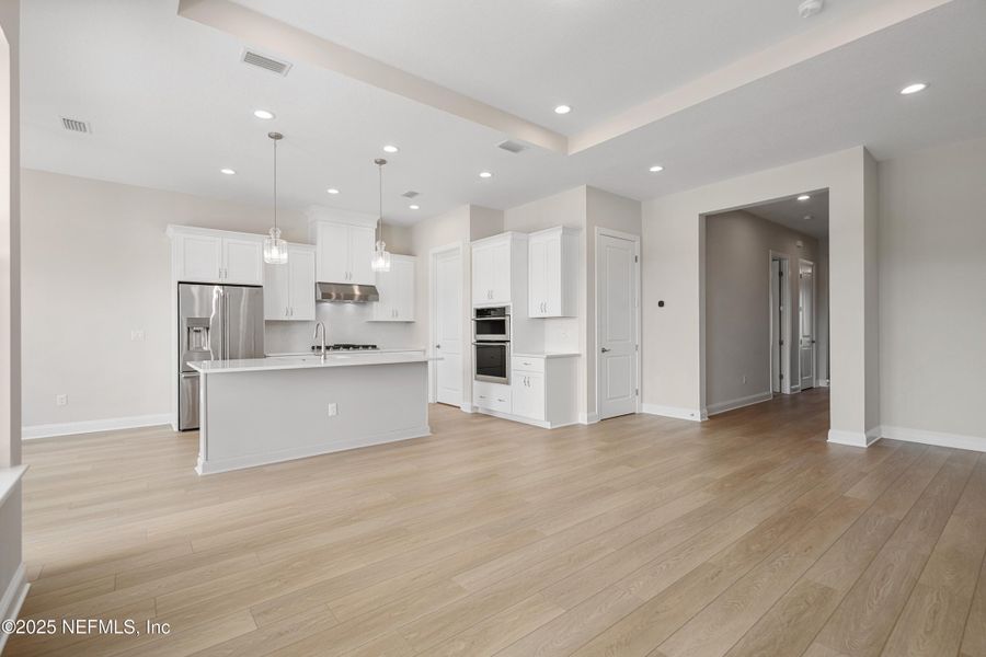 Spacious, unfurnished interior of a new home in Madeira, St. Augustine (Image 32).