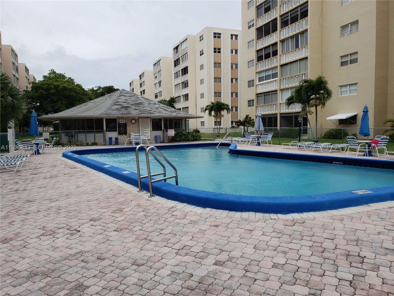 Community amenities in , Hallandale Beach (Image 13).