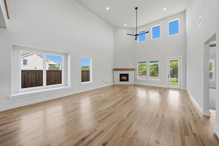 Spacious, unfurnished interior of a new home in Aster Park, McKinney (Image 21).