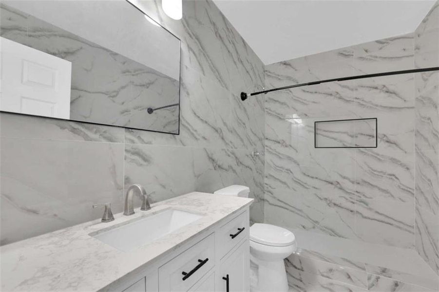 Furnished interior view inside a new home in , Smyrna (Image 7).